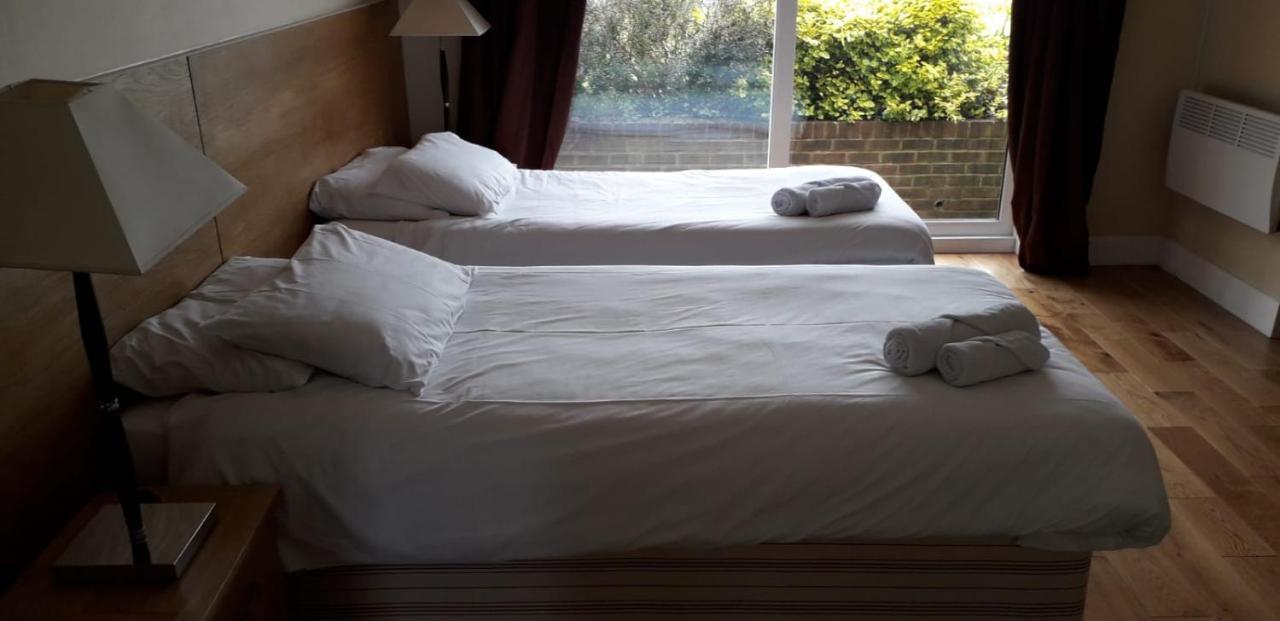 The Bear Inn And Burwash Motel Dış mekan fotoğraf