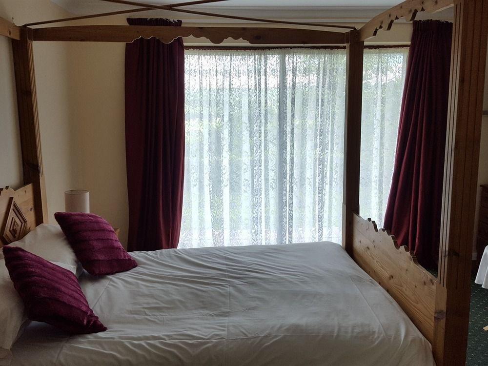 The Bear Inn And Burwash Motel Dış mekan fotoğraf
