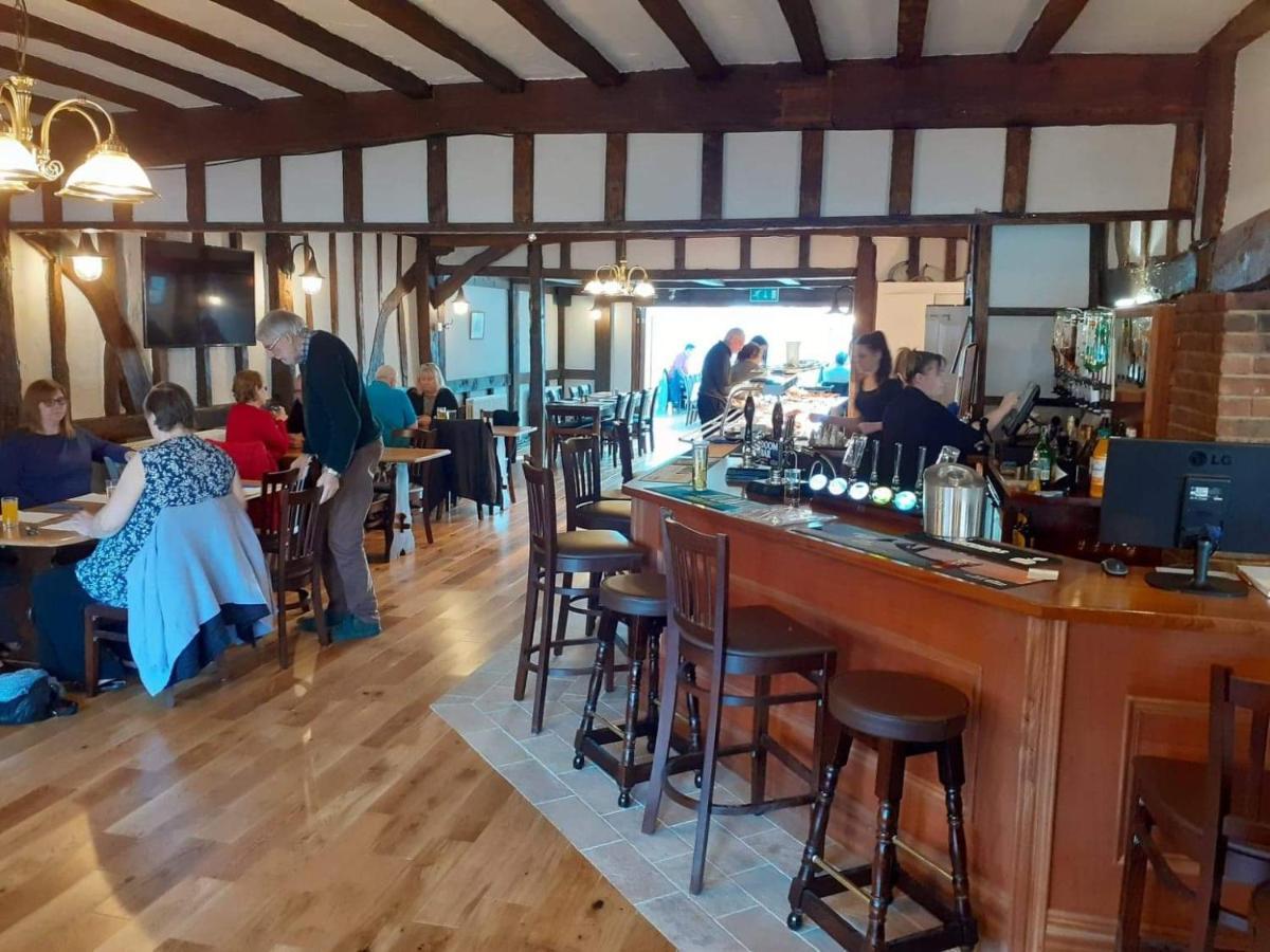 The Bear Inn And Burwash Motel Dış mekan fotoğraf