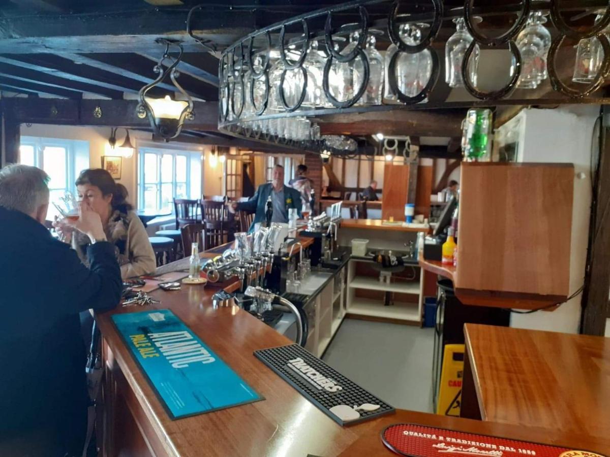 The Bear Inn And Burwash Motel Dış mekan fotoğraf
